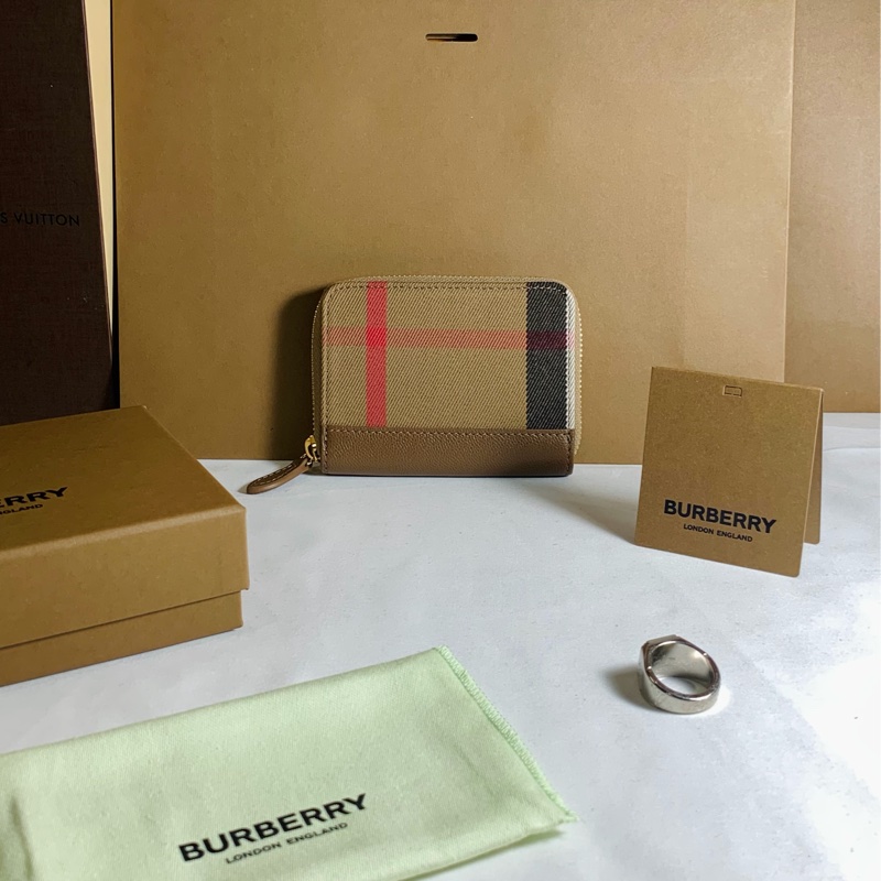 🎁全新盒裝 Burberry 巴寶莉 2025 經典格紋7卡拉鏈卡夾/零錢包-7
