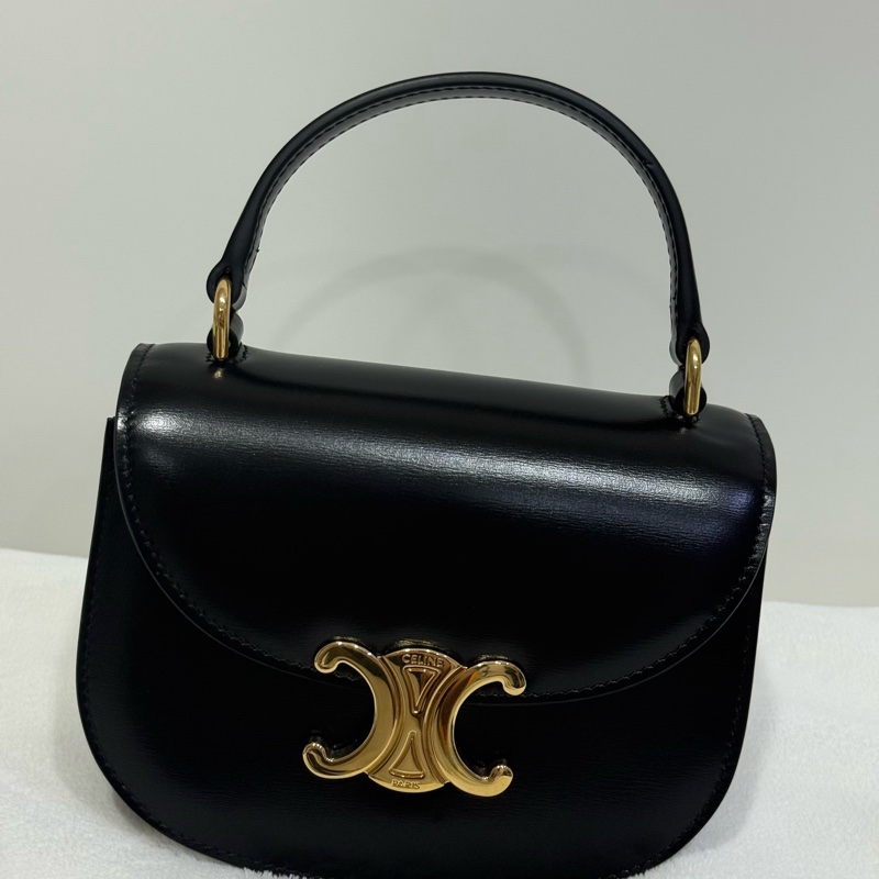 近全新 CELINE MINI BESACE CLEA-0