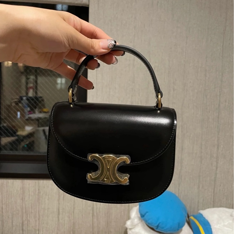 近全新 CELINE MINI BESACE CLEA-3