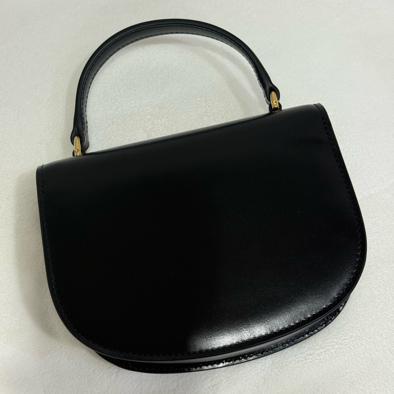 近全新 CELINE MINI BESACE CLEA-10