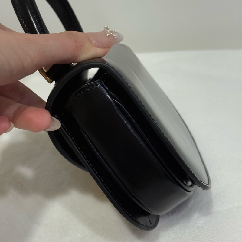 近全新 CELINE MINI BESACE CLEA-13