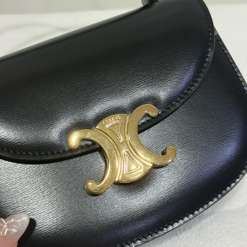 近全新 CELINE MINI BESACE CLEA-22