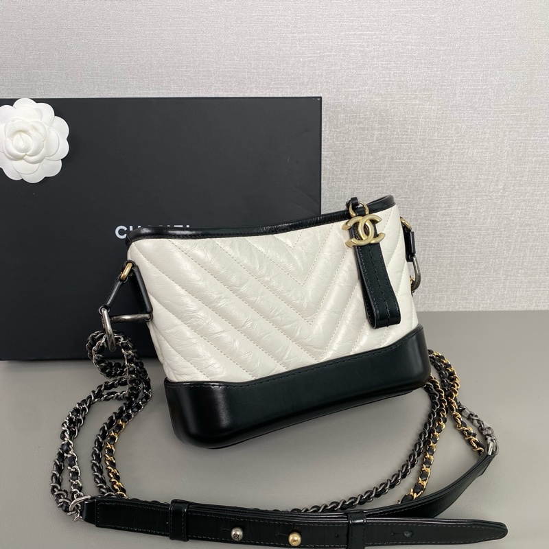 ✨Chanel v紋黑白流浪包 有保卡🤍-2