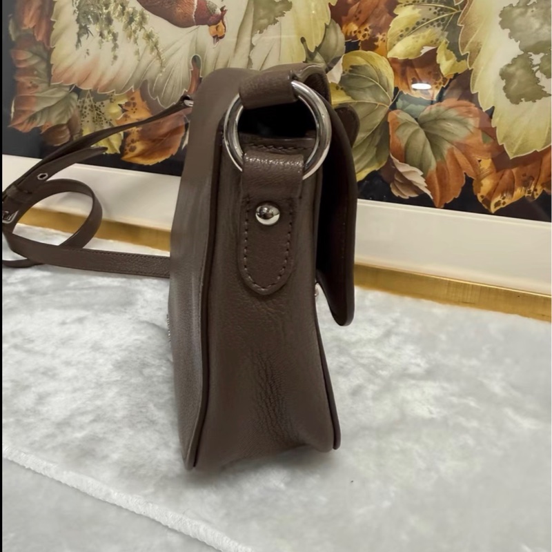 【97%新 ✨ 全網最低價!】Miumiu郵差包 大象灰牛皮 (下單前先私聊確認❤️)-2