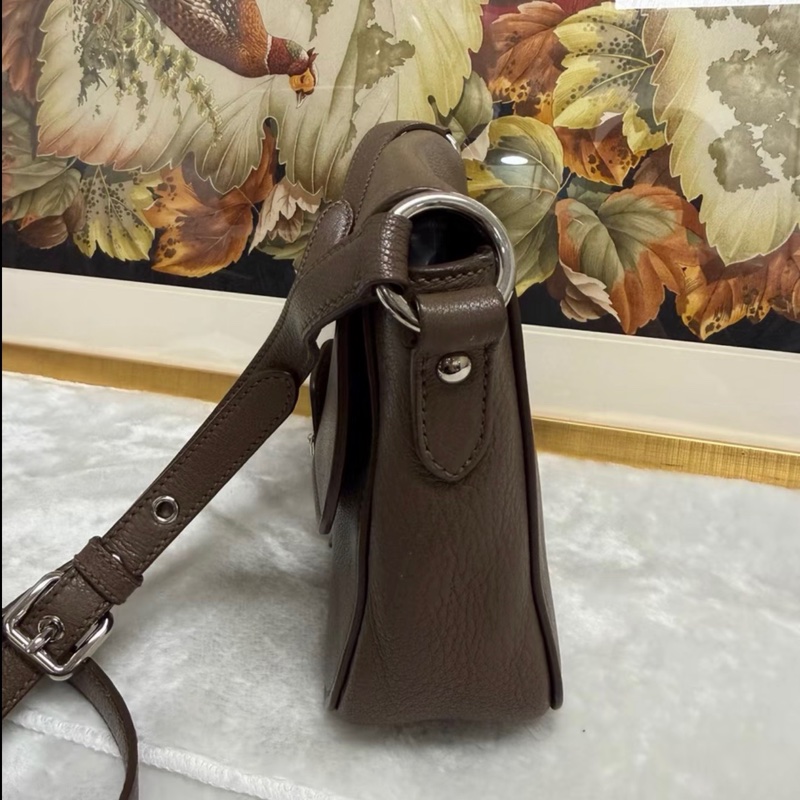 【97%新 ✨ 全網最低價!】Miumiu郵差包 大象灰牛皮 (下單前先私聊確認❤️)-3