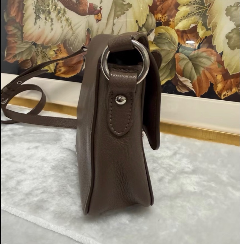 【97%新 ✨ 全網最低價!】Miumiu郵差包 大象灰牛皮 (下單前先私聊確認❤️)-9