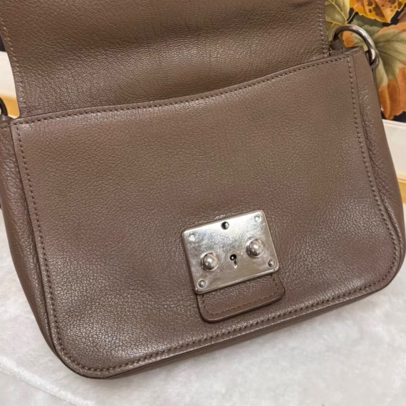 【97%新 ✨ 全網最低價!】Miumiu郵差包 大象灰牛皮 (下單前先私聊確認❤️)-10