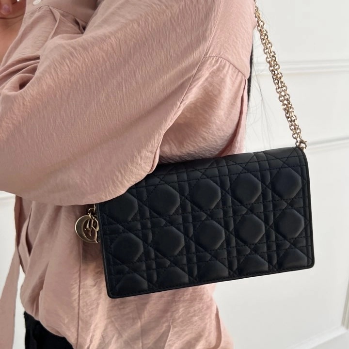 【90%新 ✨ 全網最低價!】Dior 迪奧戴妃 黑金woc 三合一 鏈條包(下單前請私聊確認❤️)-0