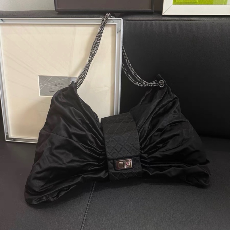 【96%新 ✨ 全網最低價！】中古 Chanel香奈兒2.55緞面蝴蝶結鏈條包 黑色緞面 （下單前先跟我們確認❤️）-1