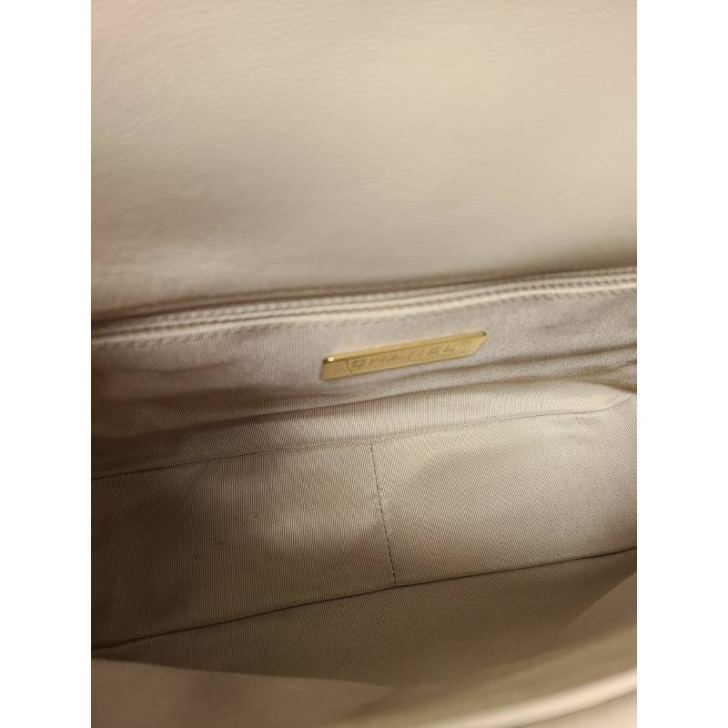 【包稅】CHANEL 米金色 19 翻蓋包 中 30 系列-3