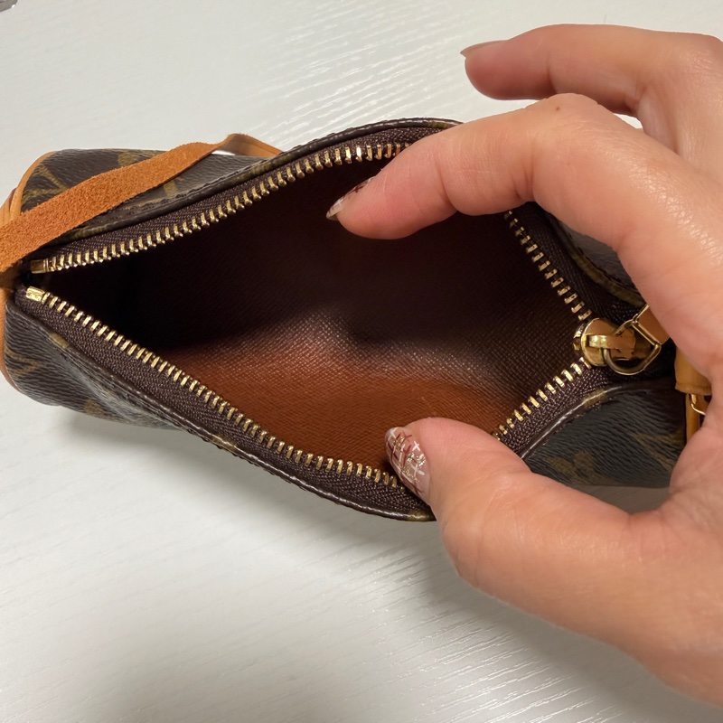 LOUIS VUITTON Monogram Papillon Pochette 巴比龍 老花小筆筒包-11