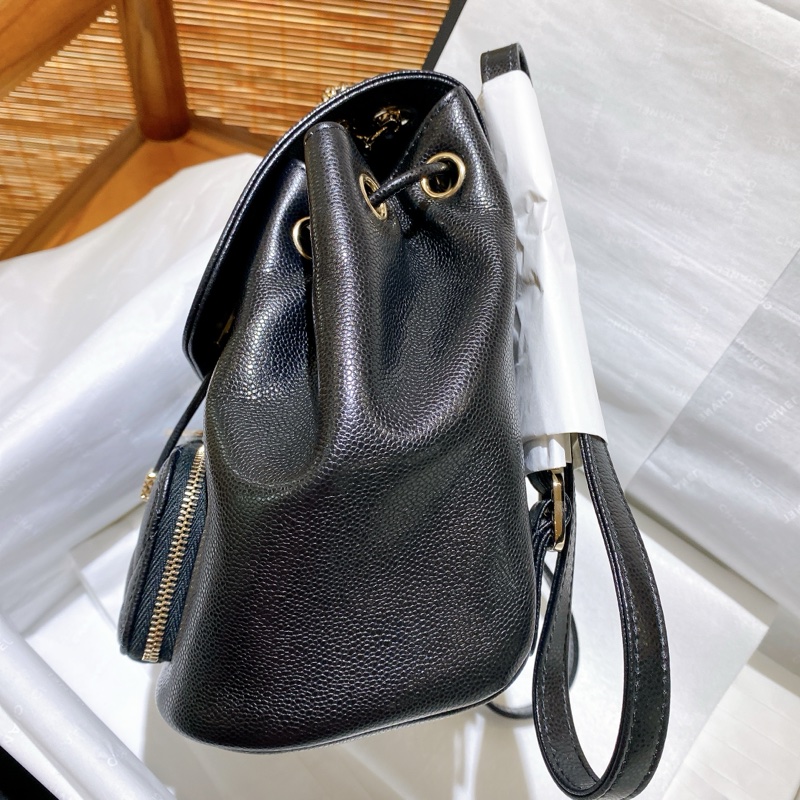 【全新品】香奈兒Chanel 黑色菱格紋荔枝牛皮經典LOGO金扣後背包 晶片款mini可愛俏皮可甜可鹹-4