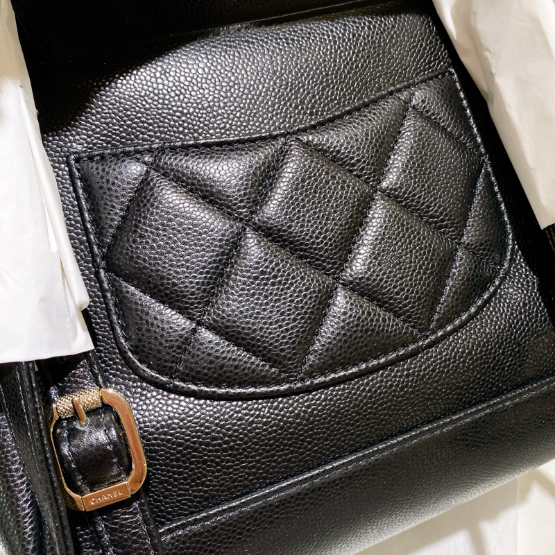 【全新品】香奈兒Chanel 黑色菱格紋荔枝牛皮經典LOGO金扣後背包 晶片款mini可愛俏皮可甜可鹹-7