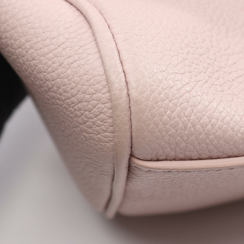 CELINE 小號 Cuir Triomphe 肩背斜背包，淺粉紅皮革，二手-6