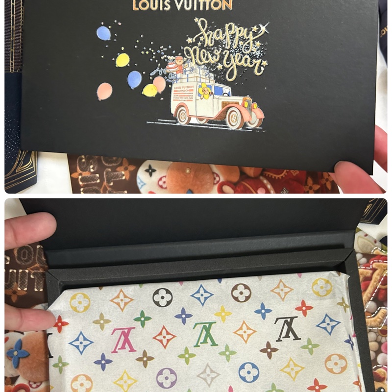 LV26(LV+村上隆+kitty系列)限量紅包袋👩🏻🦰LV巴黎活動展會稀有限定款!立體浮雕設計⋯,必收藏😍-1