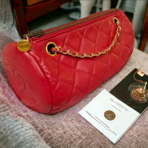 Chanel 紅色圓筒包斜背包