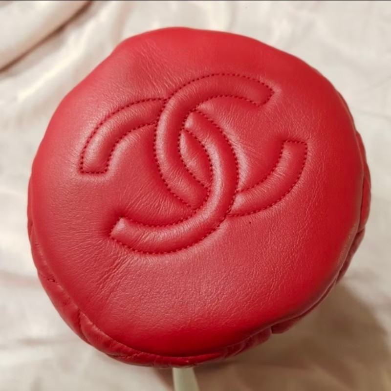 Chanel 紅色圓筒包斜背包-1