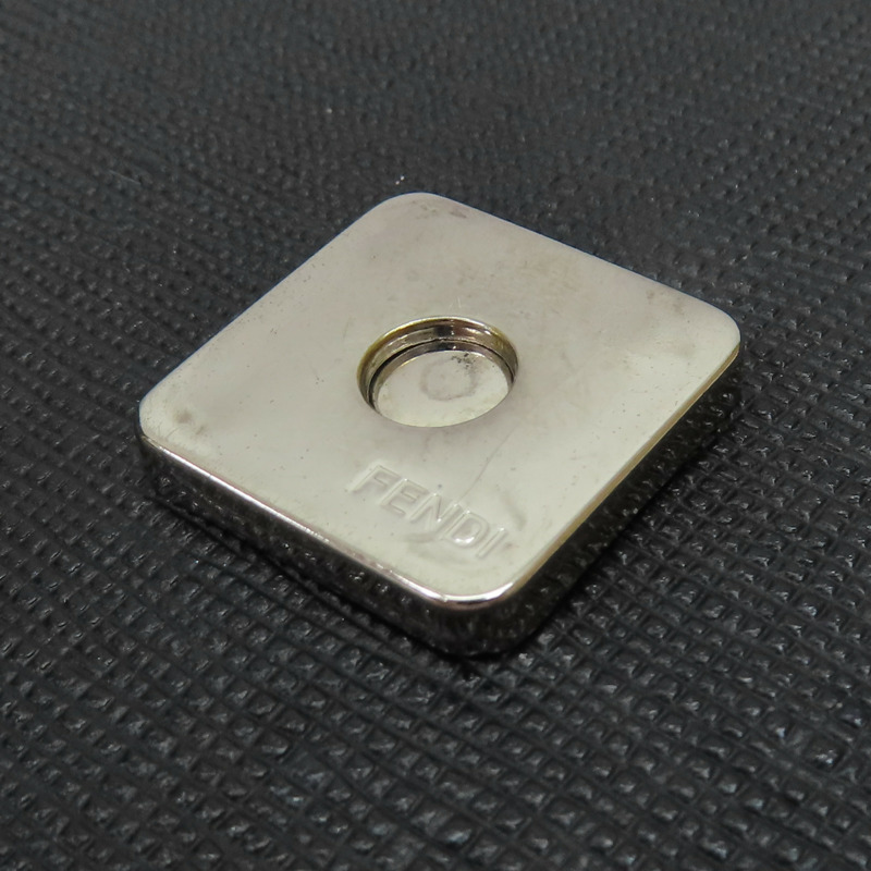 黑色 牛皮 Karlito WOC 鏈條錢包【FENDI 芬迪】 8M0346-7MP-15