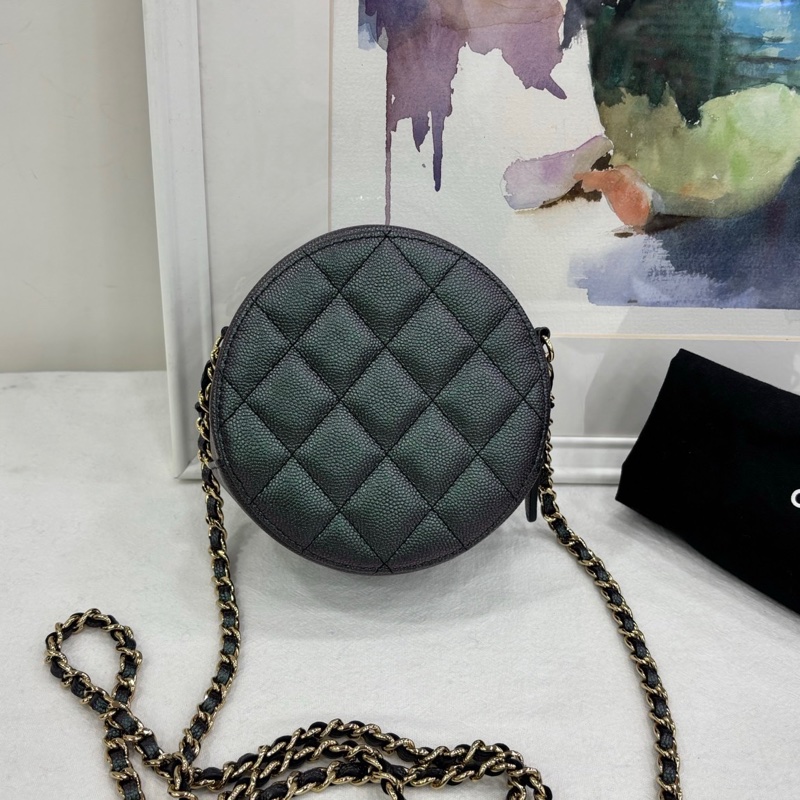 Chanel 香奈兒 幻彩黑色羊皮 琺瑯扣 小圓餅 27開  尺寸：12x12x5.5cm  有購證-1