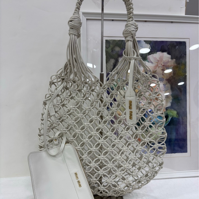 miumiu/繆繆 白色鏤空編織手提包-0