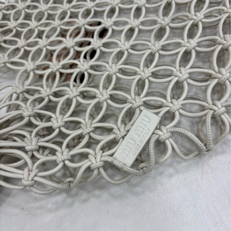 miumiu/繆繆 白色鏤空編織手提包-5
