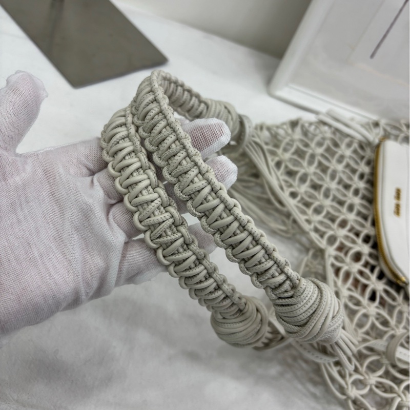 miumiu/繆繆 白色鏤空編織手提包-6