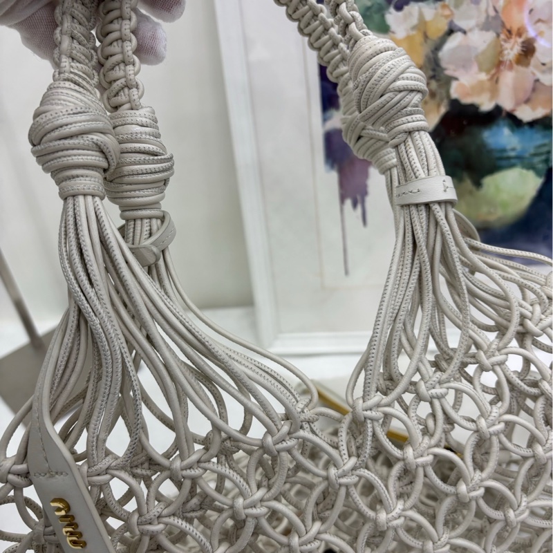 miumiu/繆繆 白色鏤空編織手提包-7