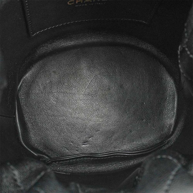 Chanel 展示品 菱格小牛皮粗練把手兩用水桶包(AS2390-黑)-6
