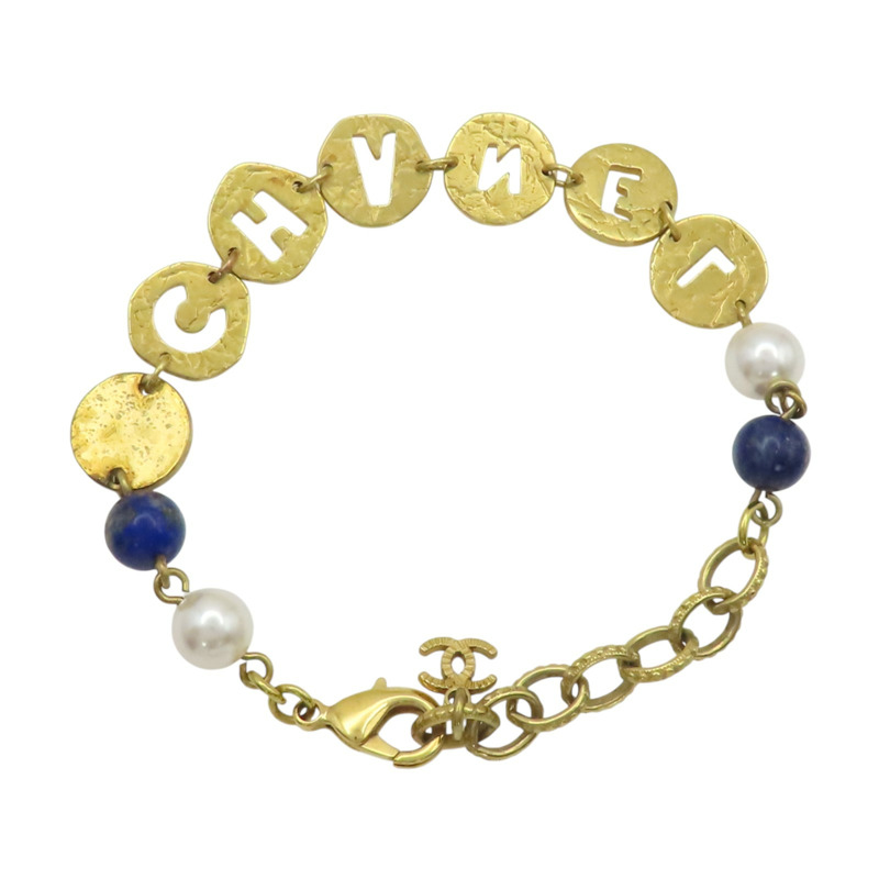 金色鍍金 藍/白珍珠 水鑽 Gold Pearl Initial Bracelet 圓牌字母 手鍊【CHANEL 香奈兒】-1