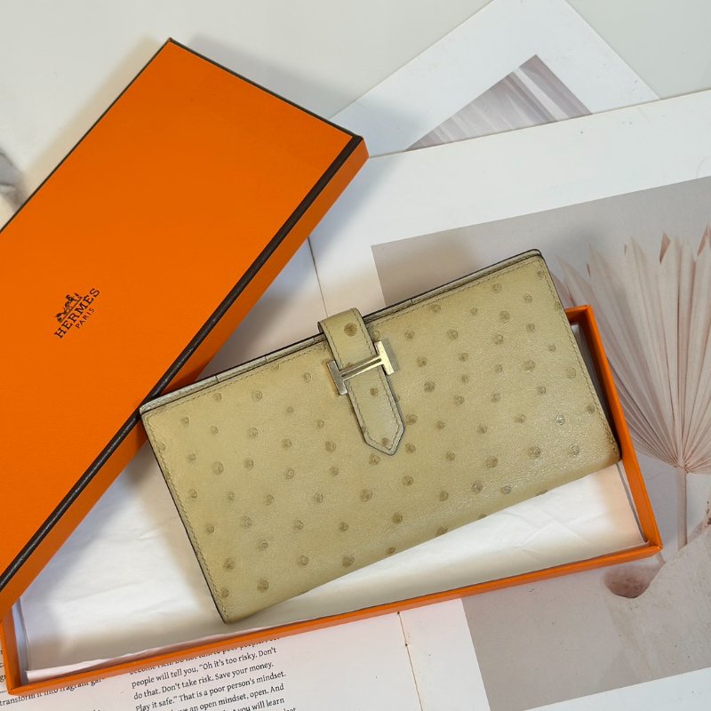 HERMES Bearn雙折長夾 - 鴕鳥皮羊毛白銀 X-0