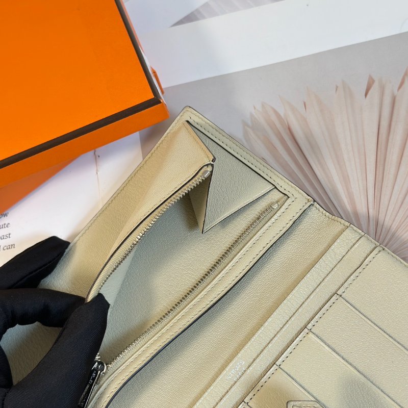 HERMES Bearn雙折長夾 - 鴕鳥皮羊毛白銀 X-7