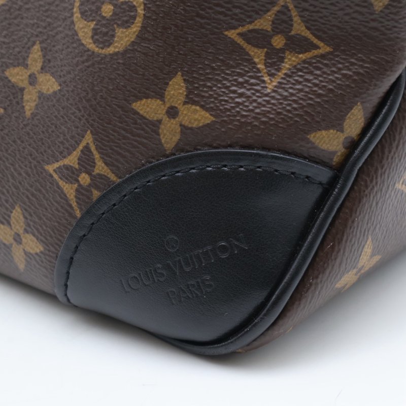 LOUIS VUITTON Boulogne牛角包 - PM黑-9