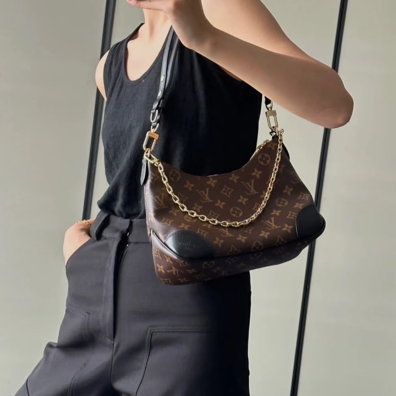 LOUIS VUITTON Boulogne牛角包 - PM黑-13