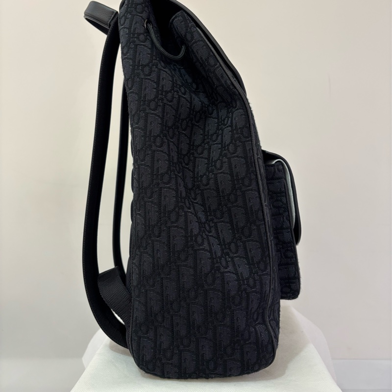 Dior字花Saddle後背包-2