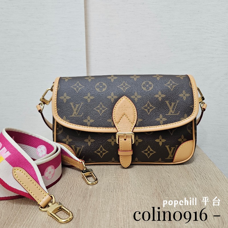 [熱門品項新年福利🧧] LV老花金釦Diane肩斜背法棍包-0