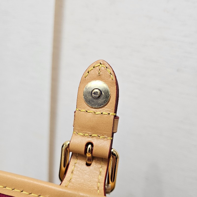 [熱門品項新年福利🧧] LV老花金釦Diane肩斜背法棍包-18