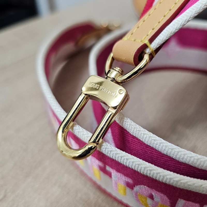 [熱門品項新年福利🧧] LV老花金釦Diane肩斜背法棍包-23