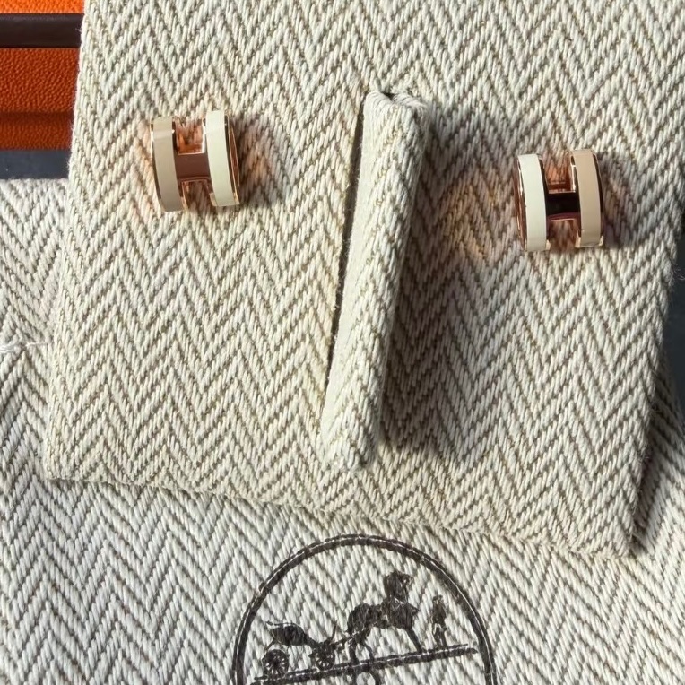Hermes Mini Pop H Rocabar 2026新款耳環（撞色奶茶 & 白色 搭配玫瑰金）-12