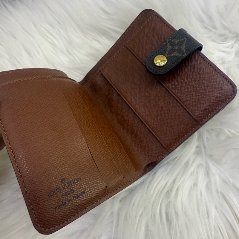 Louis Vuitton Wallet-3