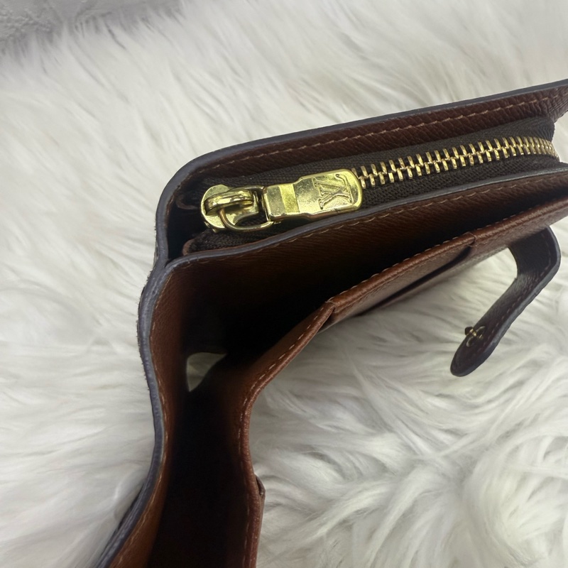 Louis Vuitton Wallet-10