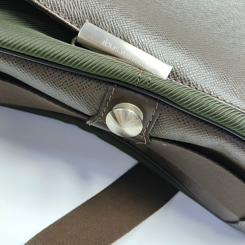 LOUIS VUITTON VIKTOR深棕色牛皮單肩包斜挎包銀色五金-10