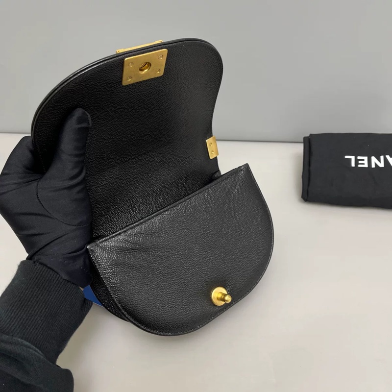 Chanel香奈兒 leboy黑金牛皮荔枝紋馬鞍包 芯片款-5