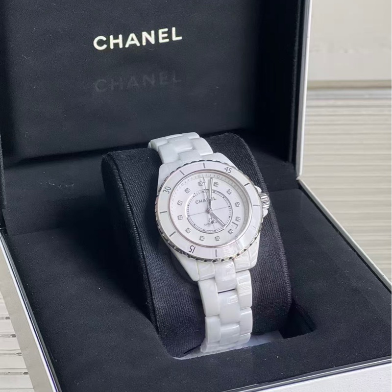 香奈兒 /CHANEL J12 H5705白陶瓷機械腕錶 全新背透機芯 38mm 錶徑 自動機械 母盤加上鑽石刻度 光澤感十足 白色繫上手特別有高級感-2