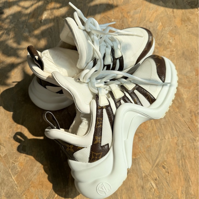 98新Louis Vuitton路易威登 拱桥老爹鞋 37码 老花环绕设计 经典大爆款-0