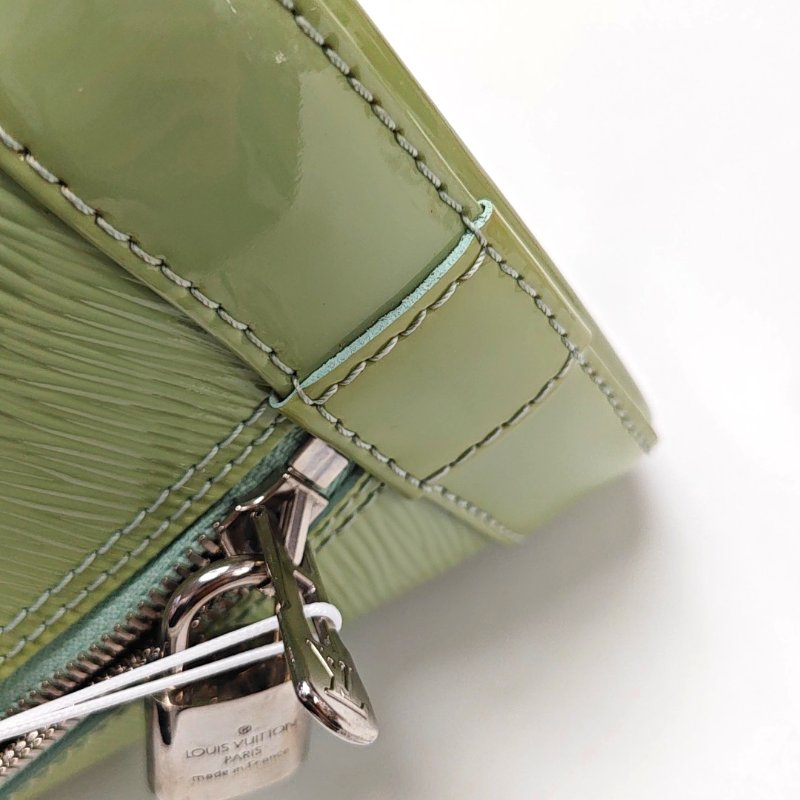 LOUIS VUITTON ALMA小號淺綠色EPI牛皮水波紋壓紋貝殼包手提包銀色五金-12