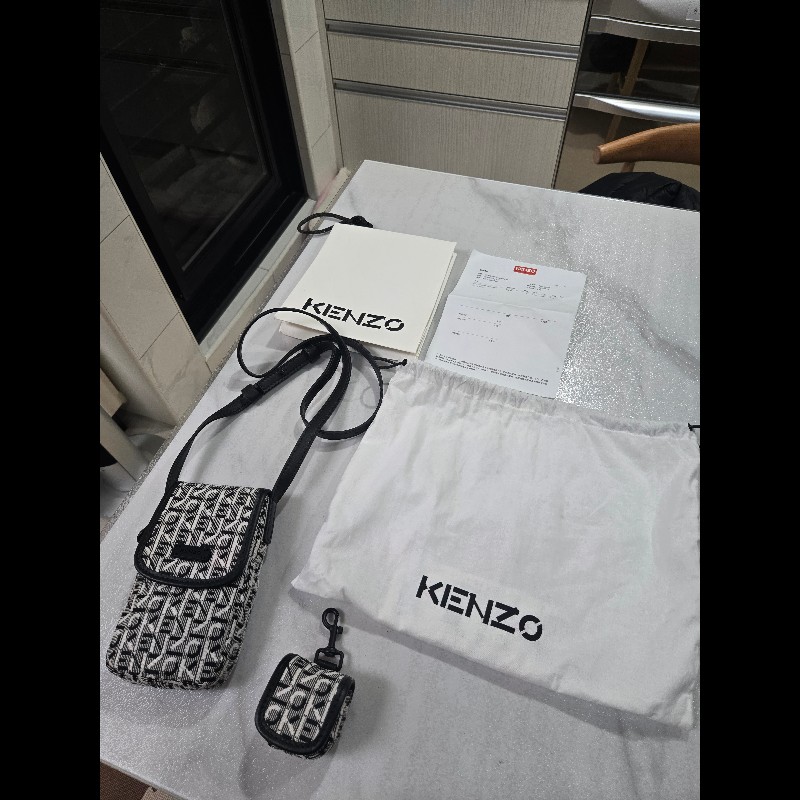 KENZO緹花手機包LOGO印花二合一零錢包手機包斜背包黑/白-0