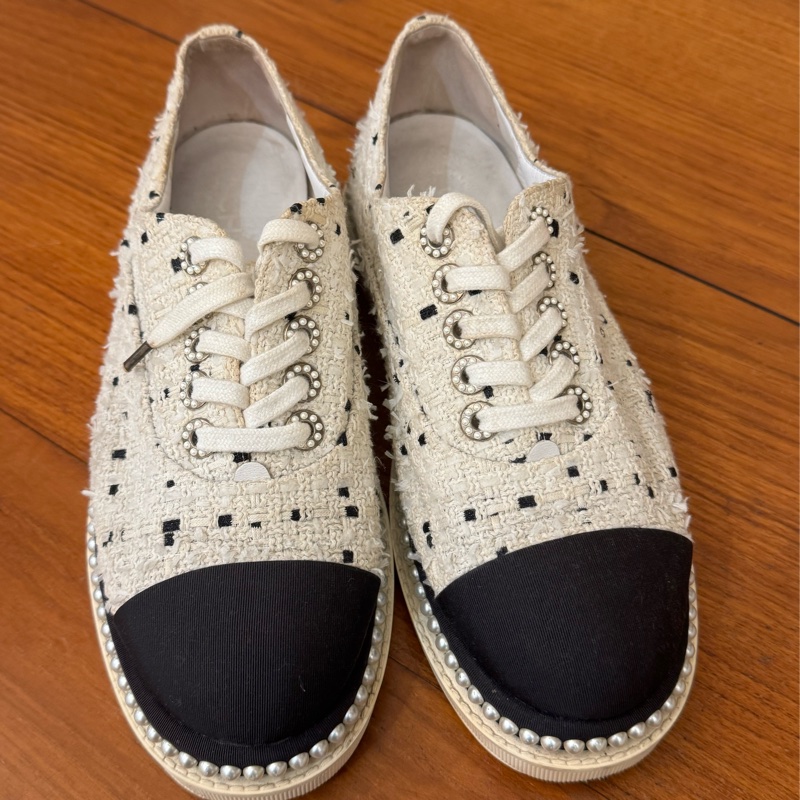 Chanel白毛呢珍珠休閒鞋 38號 新年大特價❤️-1