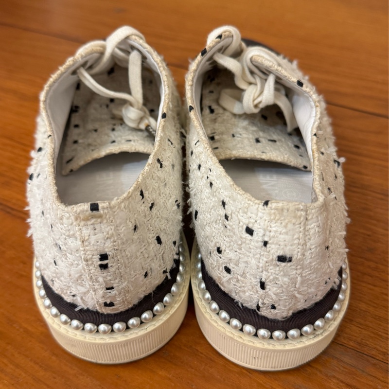 Chanel白毛呢珍珠休閒鞋 38號 新年大特價❤️-2