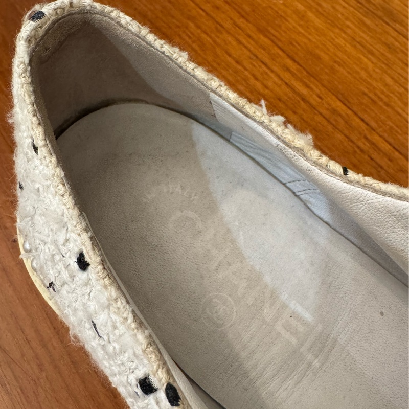 Chanel白毛呢珍珠休閒鞋 38號 新年大特價❤️-19
