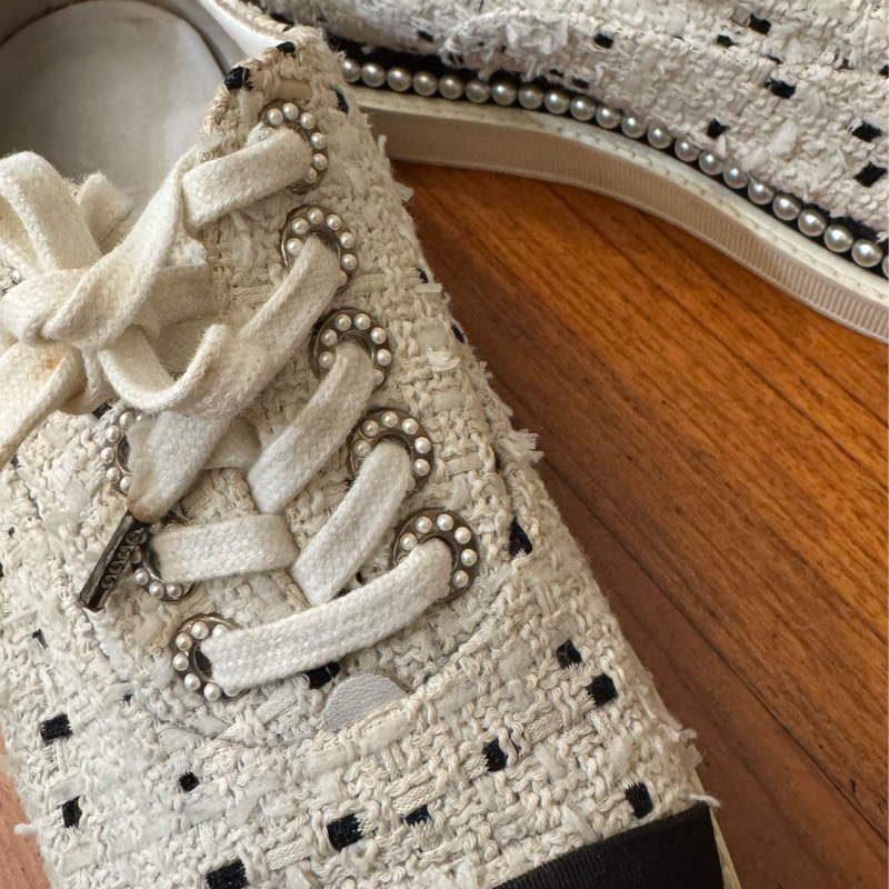 Chanel白毛呢珍珠休閒鞋 38號 新年大特價❤️-27